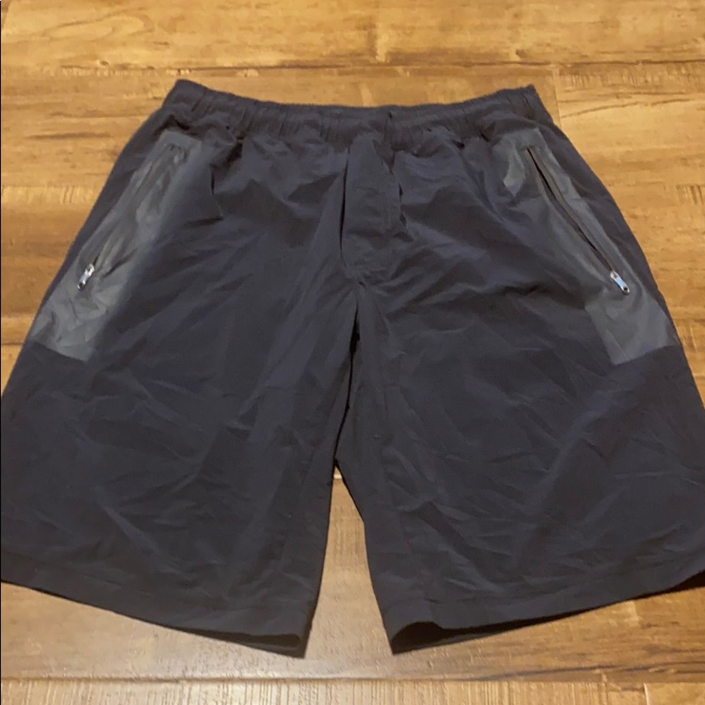 Lululemon Men's Shorts Size L 11''